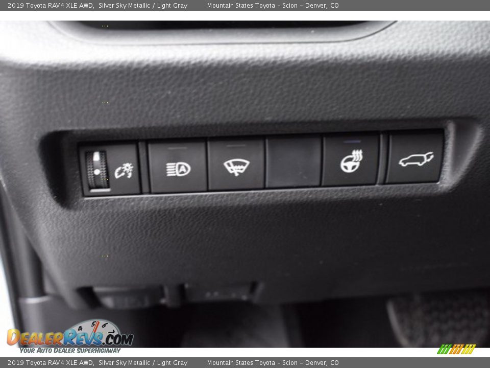 Controls of 2019 Toyota RAV4 XLE AWD Photo #26
