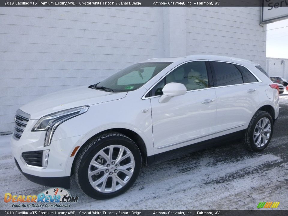 2019 Cadillac XT5 Premium Luxury AWD Crystal White Tricoat / Sahara Beige Photo #2