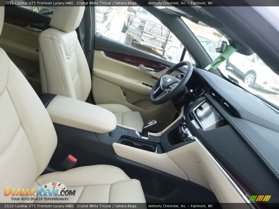 2019 Cadillac XT5 Premium Luxury AWD Crystal White Tricoat / Sahara Beige Photo #9