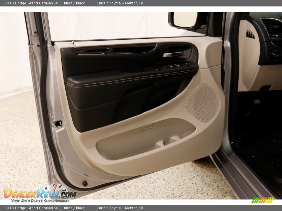 2018 Dodge Grand Caravan SXT Billet / Black Photo #4