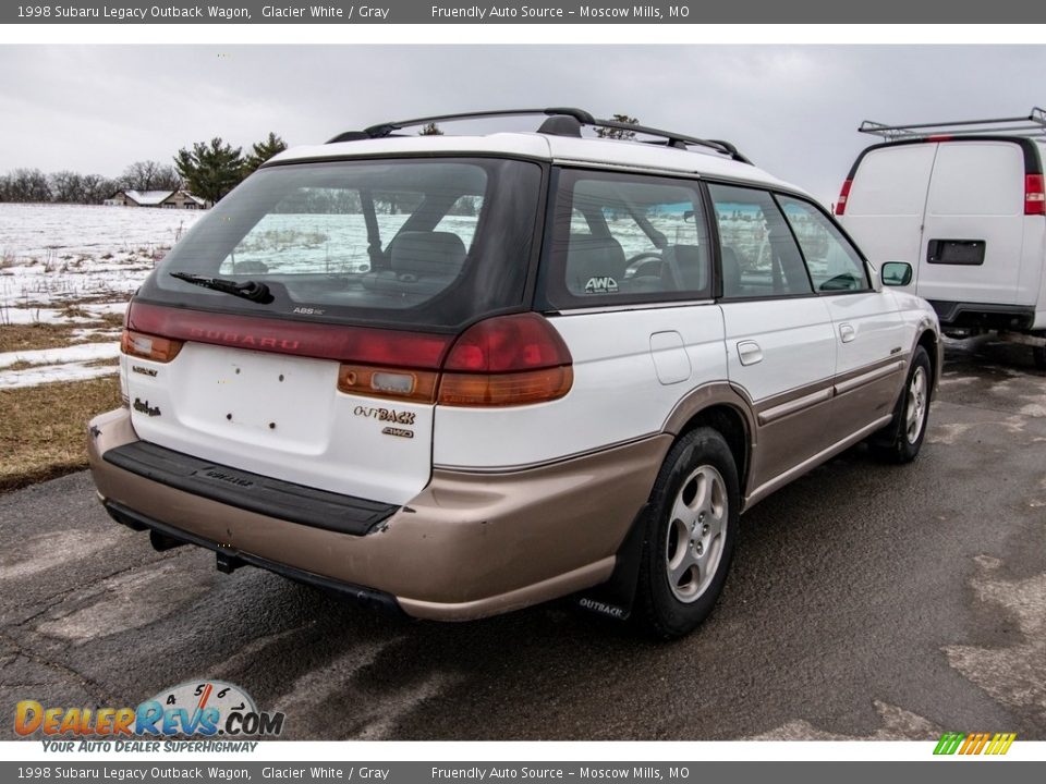 1998 Subaru Legacy Outback Wagon Glacier White / Gray Photo #4