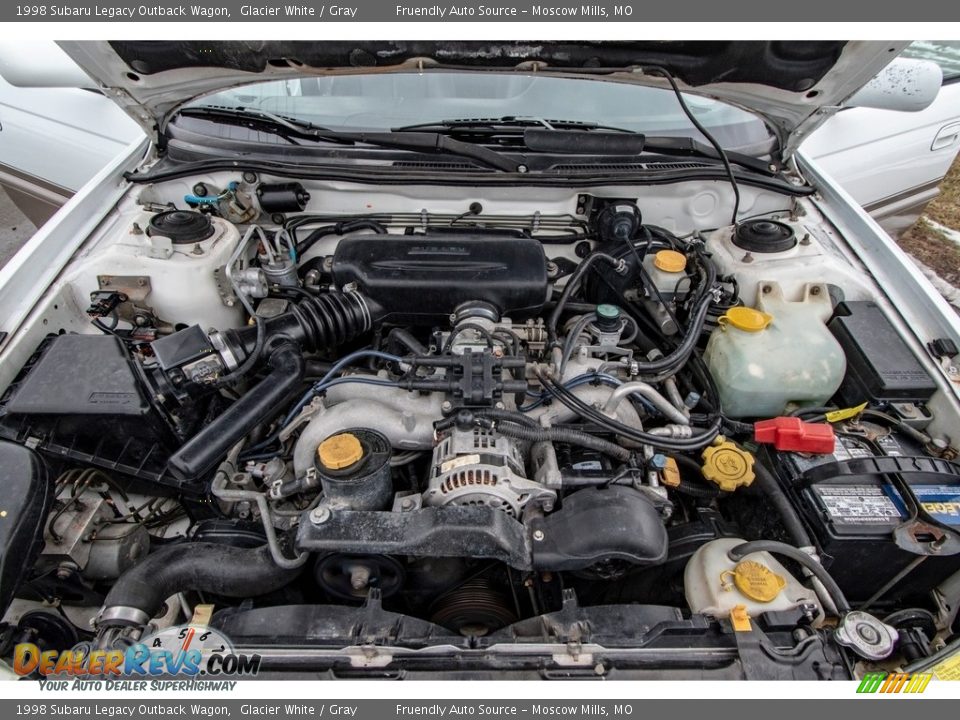 1998 Subaru Legacy Outback Wagon Glacier White / Gray Photo #16