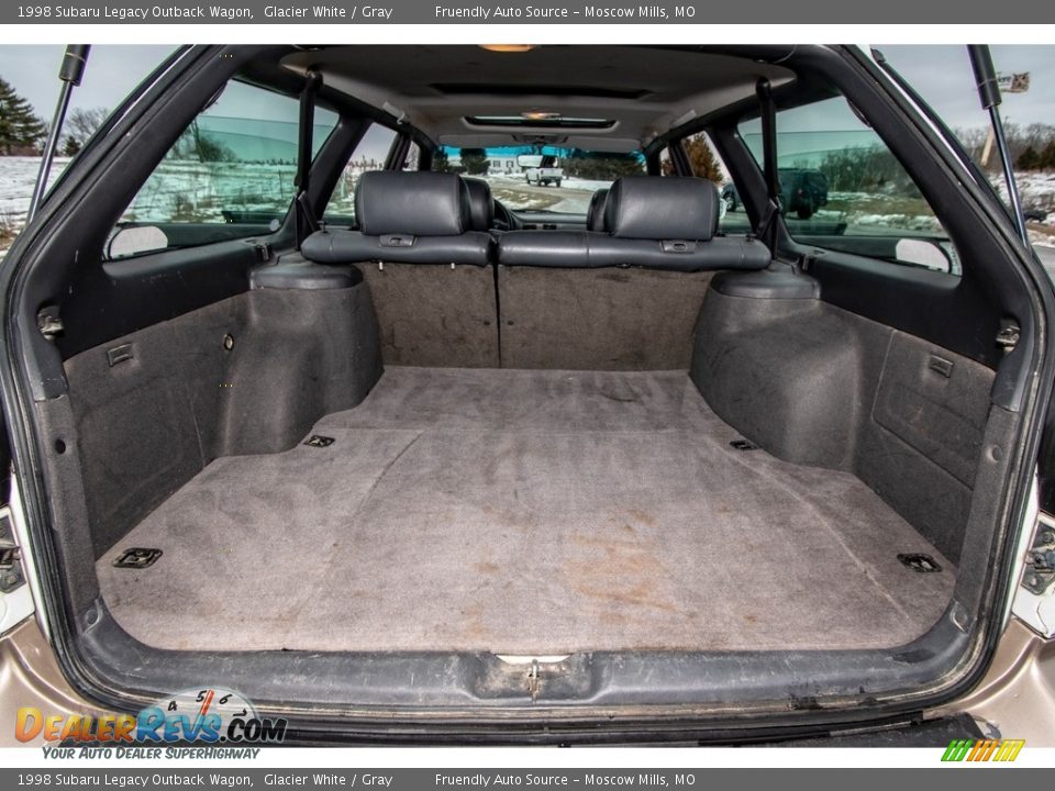 1998 Subaru Legacy Outback Wagon Glacier White / Gray Photo #24