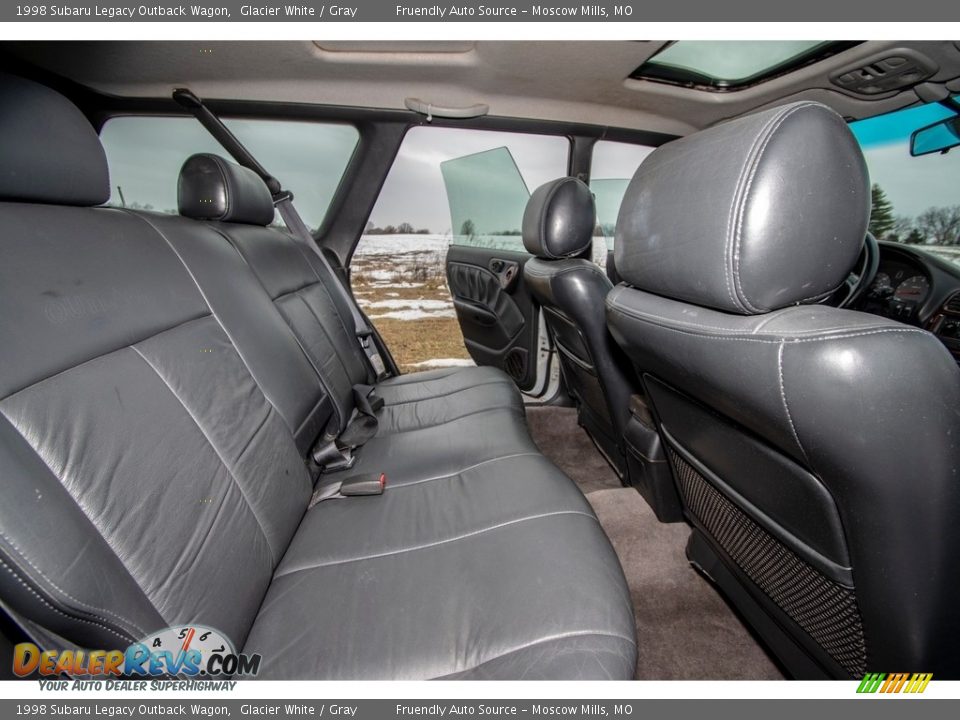 1998 Subaru Legacy Outback Wagon Glacier White / Gray Photo #25