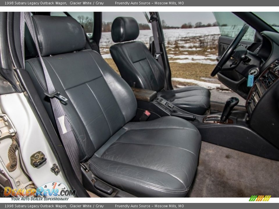 1998 Subaru Legacy Outback Wagon Glacier White / Gray Photo #28