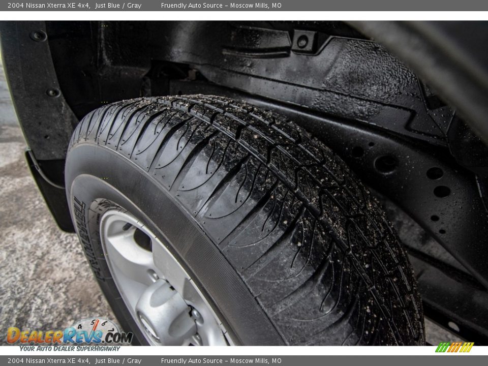 2004 Nissan Xterra XE 4x4 Just Blue / Gray Photo #12