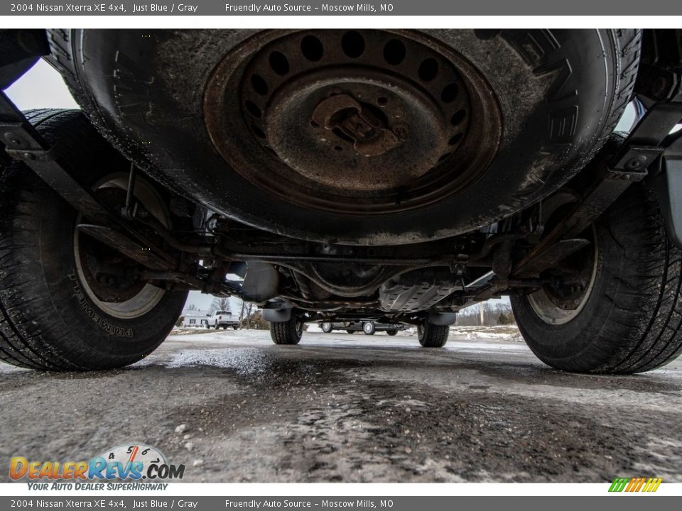 2004 Nissan Xterra XE 4x4 Just Blue / Gray Photo #13