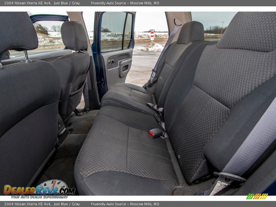 2004 Nissan Xterra XE 4x4 Just Blue / Gray Photo #20