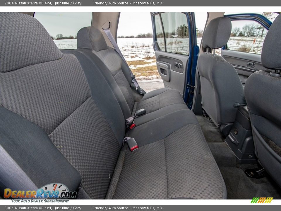 2004 Nissan Xterra XE 4x4 Just Blue / Gray Photo #23