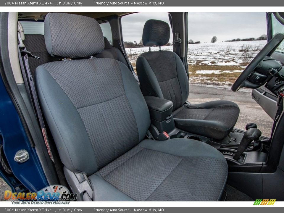 2004 Nissan Xterra XE 4x4 Just Blue / Gray Photo #26