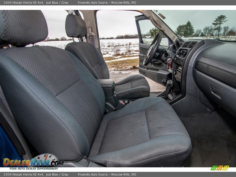 2004 Nissan Xterra XE 4x4 Just Blue / Gray Photo #27