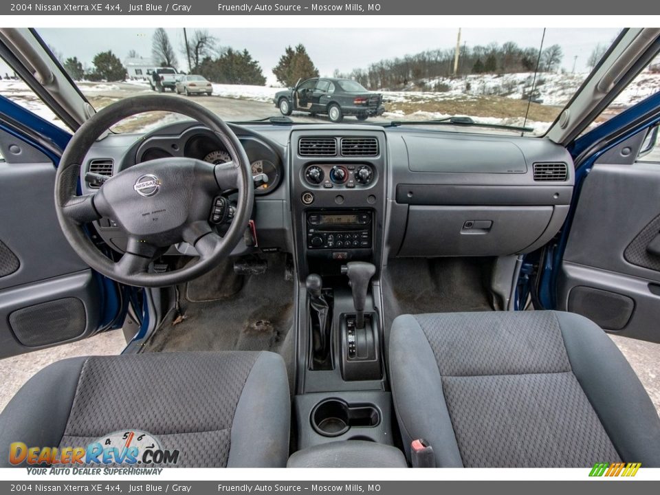2004 Nissan Xterra XE 4x4 Just Blue / Gray Photo #29
