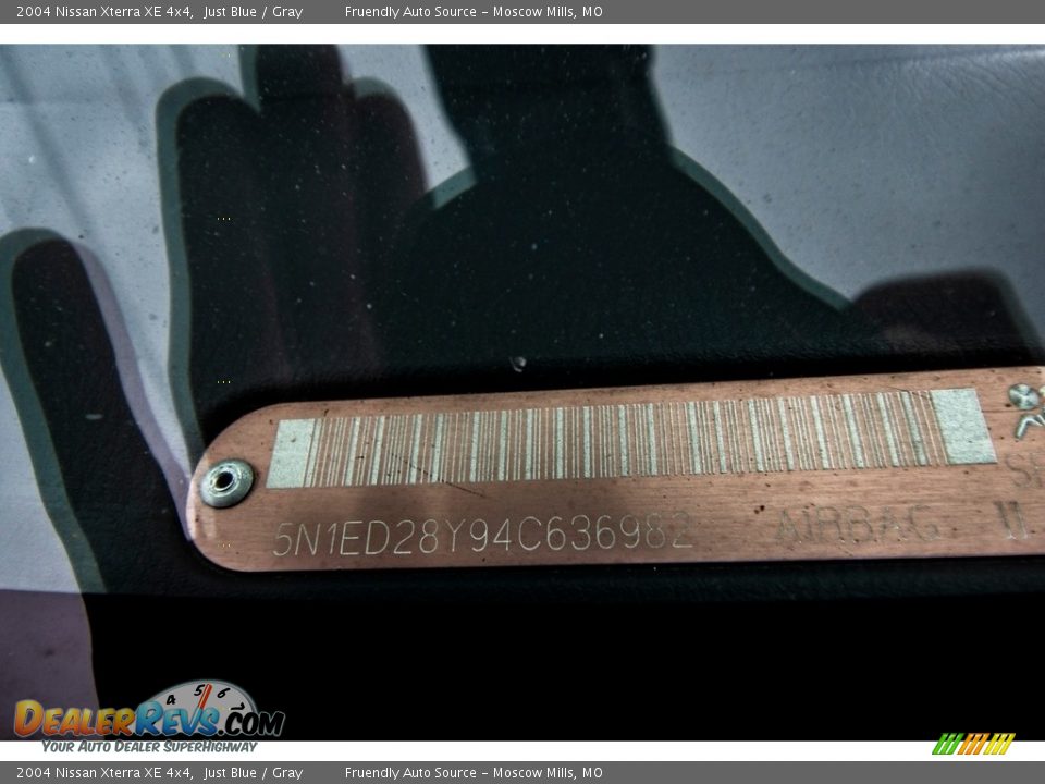 2004 Nissan Xterra XE 4x4 Just Blue / Gray Photo #36