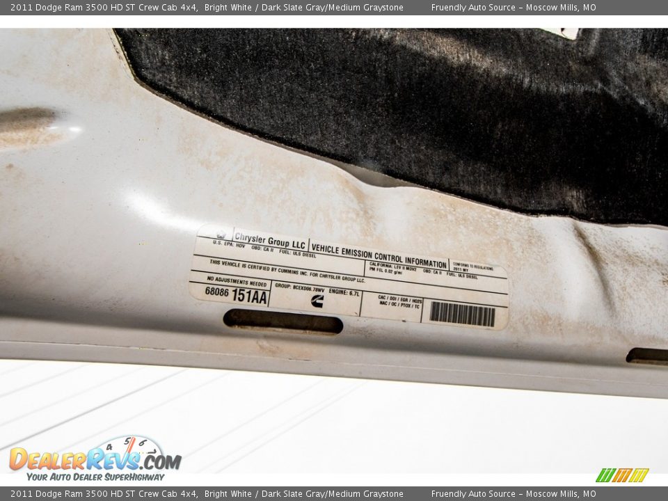 2011 Dodge Ram 3500 HD ST Crew Cab 4x4 Bright White / Dark Slate Gray/Medium Graystone Photo #17