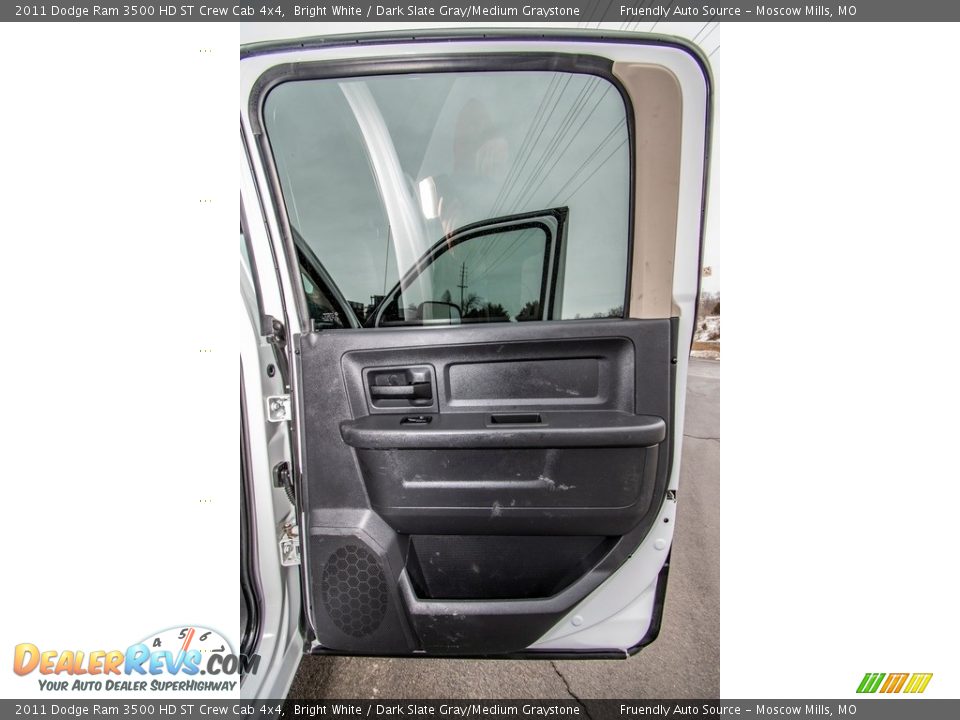 2011 Dodge Ram 3500 HD ST Crew Cab 4x4 Bright White / Dark Slate Gray/Medium Graystone Photo #33