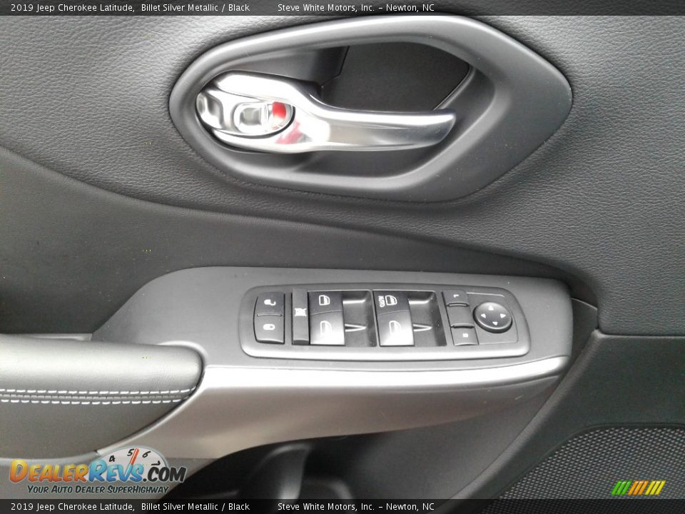 2019 Jeep Cherokee Latitude Billet Silver Metallic / Black Photo #9