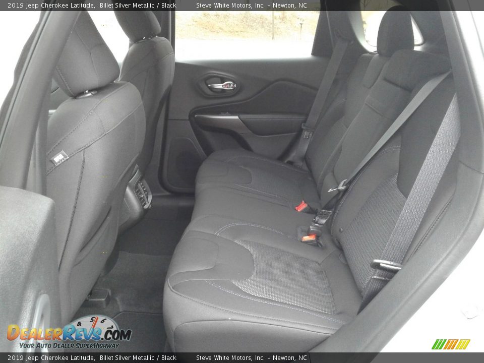 2019 Jeep Cherokee Latitude Billet Silver Metallic / Black Photo #11