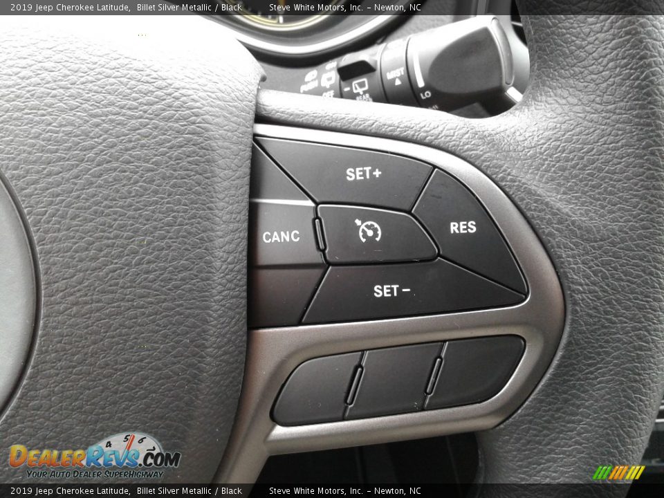 2019 Jeep Cherokee Latitude Billet Silver Metallic / Black Photo #17