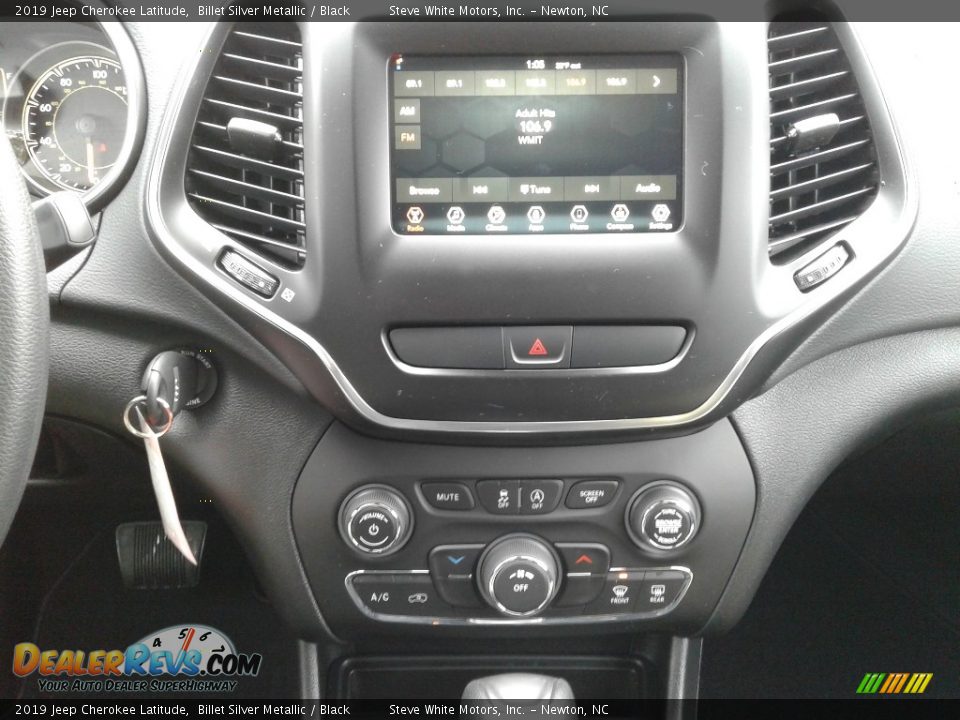 2019 Jeep Cherokee Latitude Billet Silver Metallic / Black Photo #19