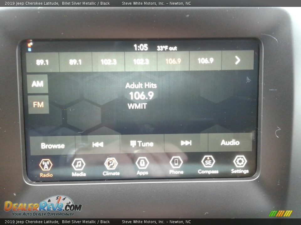 2019 Jeep Cherokee Latitude Billet Silver Metallic / Black Photo #20