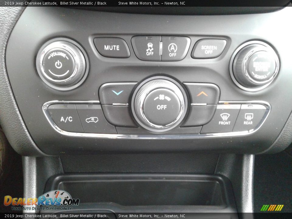 2019 Jeep Cherokee Latitude Billet Silver Metallic / Black Photo #24