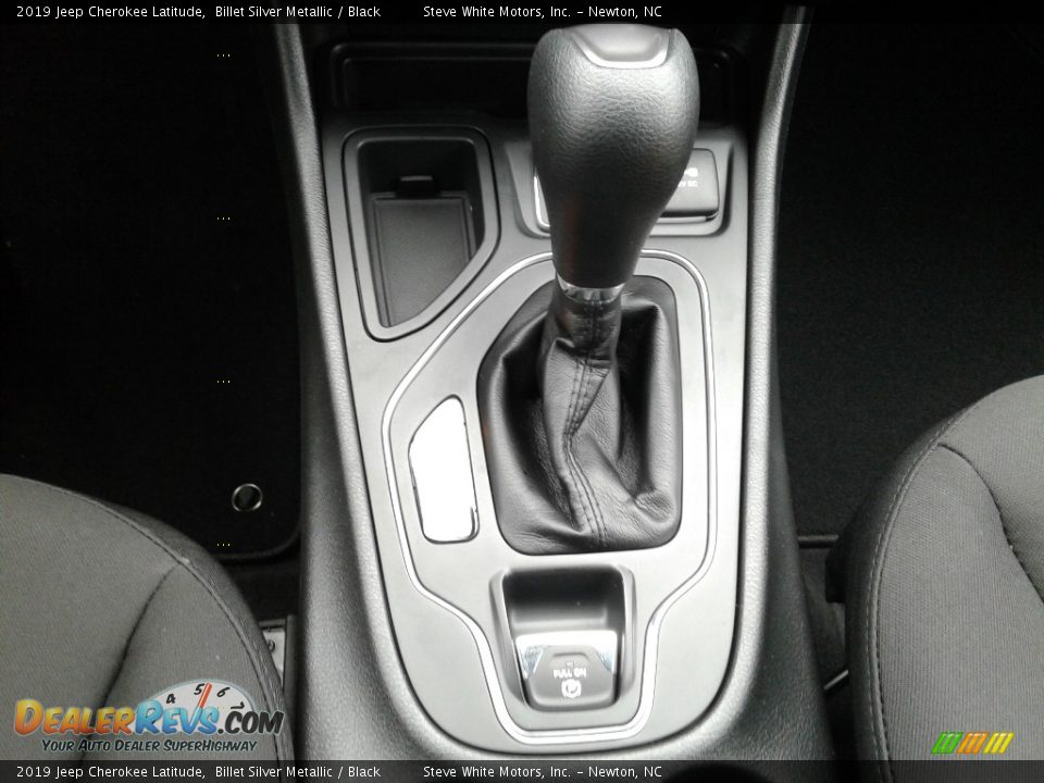 2019 Jeep Cherokee Latitude Billet Silver Metallic / Black Photo #26