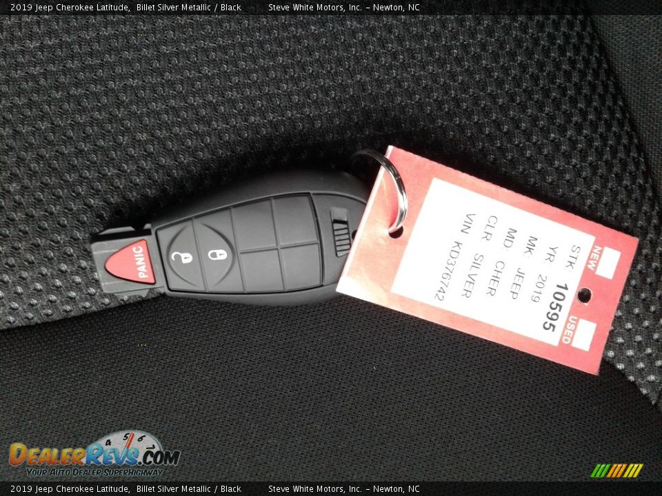 2019 Jeep Cherokee Latitude Billet Silver Metallic / Black Photo #28