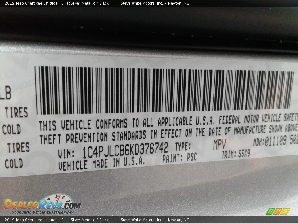 2019 Jeep Cherokee Latitude Billet Silver Metallic / Black Photo #30