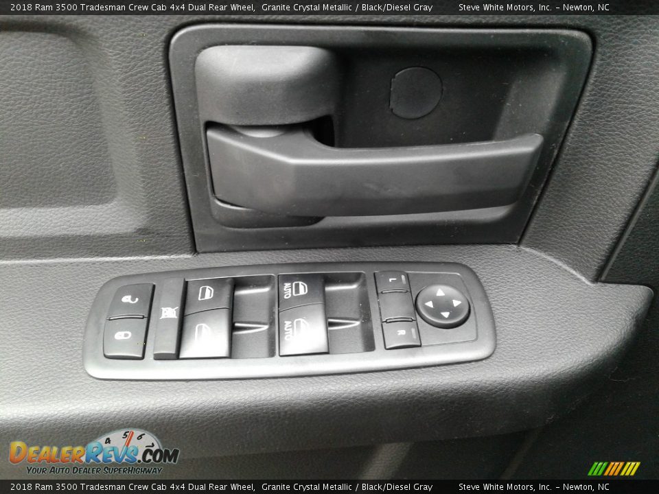 2018 Ram 3500 Tradesman Crew Cab 4x4 Dual Rear Wheel Granite Crystal Metallic / Black/Diesel Gray Photo #9