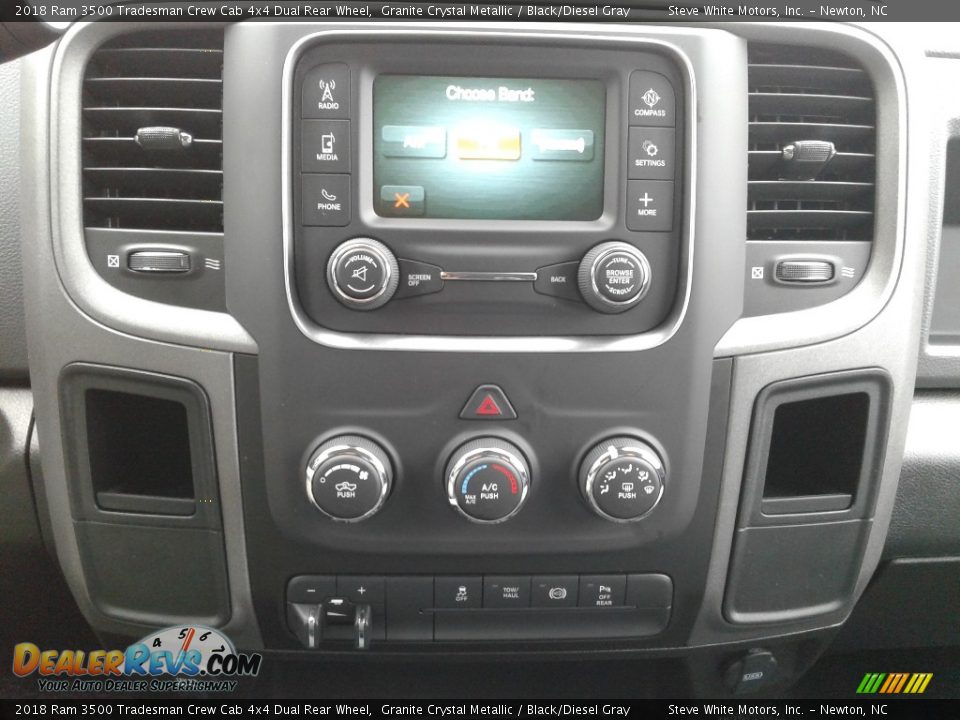 2018 Ram 3500 Tradesman Crew Cab 4x4 Dual Rear Wheel Granite Crystal Metallic / Black/Diesel Gray Photo #18