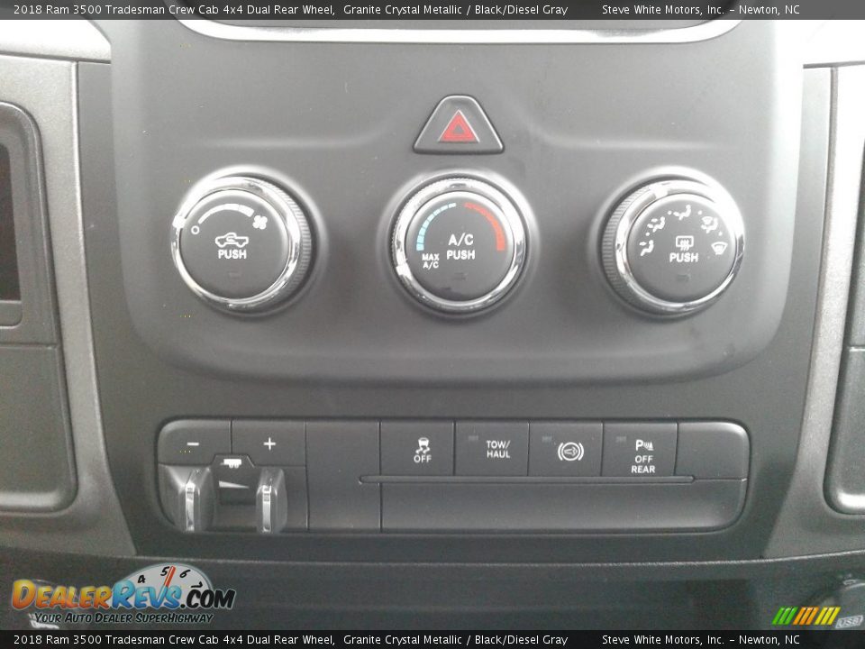 2018 Ram 3500 Tradesman Crew Cab 4x4 Dual Rear Wheel Granite Crystal Metallic / Black/Diesel Gray Photo #21