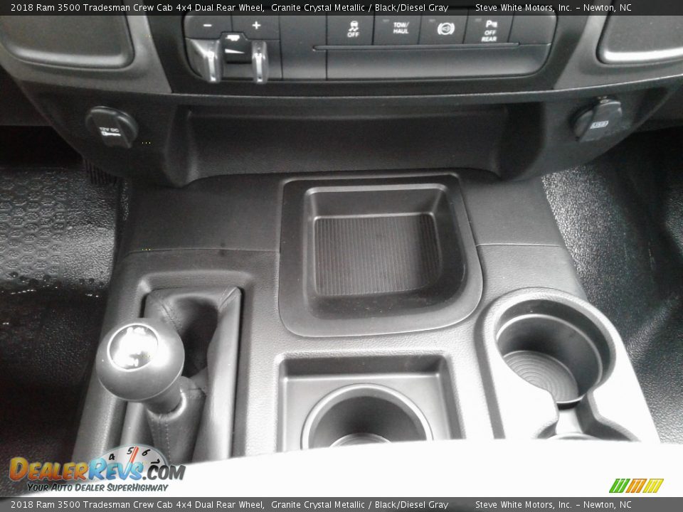 2018 Ram 3500 Tradesman Crew Cab 4x4 Dual Rear Wheel Granite Crystal Metallic / Black/Diesel Gray Photo #22