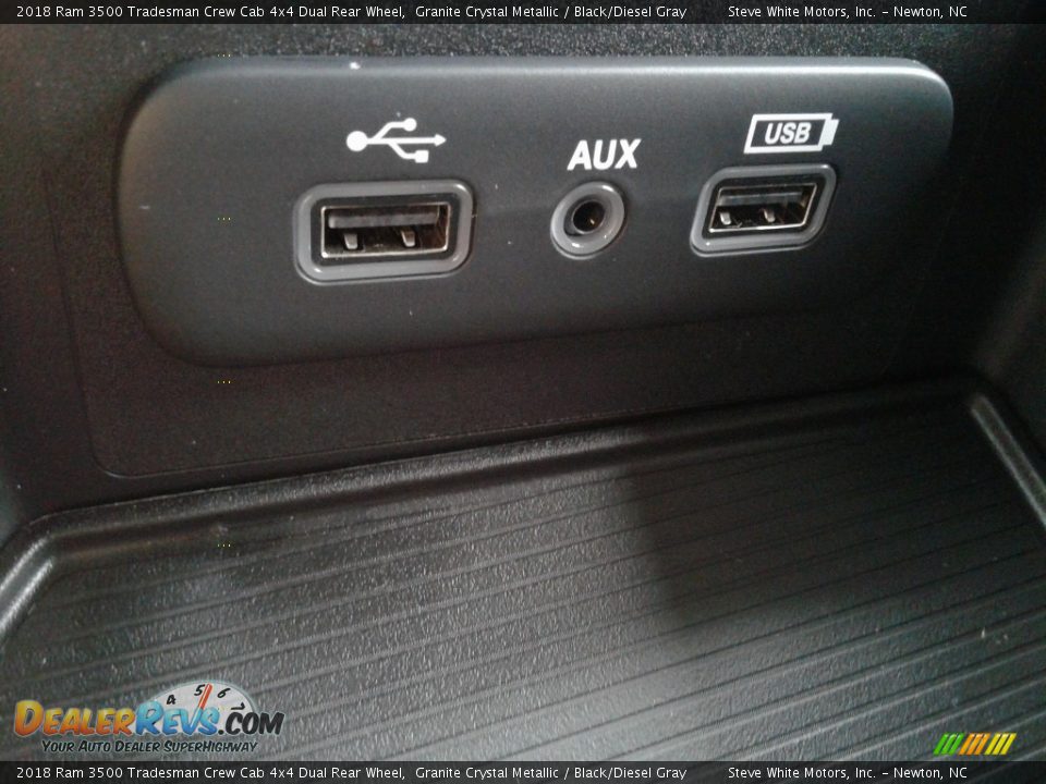 2018 Ram 3500 Tradesman Crew Cab 4x4 Dual Rear Wheel Granite Crystal Metallic / Black/Diesel Gray Photo #23