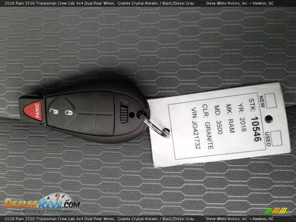 2018 Ram 3500 Tradesman Crew Cab 4x4 Dual Rear Wheel Granite Crystal Metallic / Black/Diesel Gray Photo #25