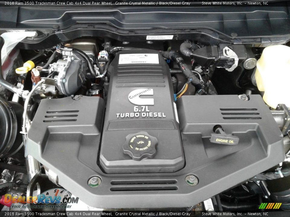 2018 Ram 3500 Tradesman Crew Cab 4x4 Dual Rear Wheel Granite Crystal Metallic / Black/Diesel Gray Photo #26