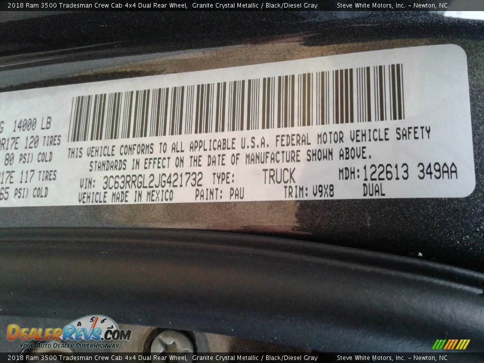 2018 Ram 3500 Tradesman Crew Cab 4x4 Dual Rear Wheel Granite Crystal Metallic / Black/Diesel Gray Photo #27