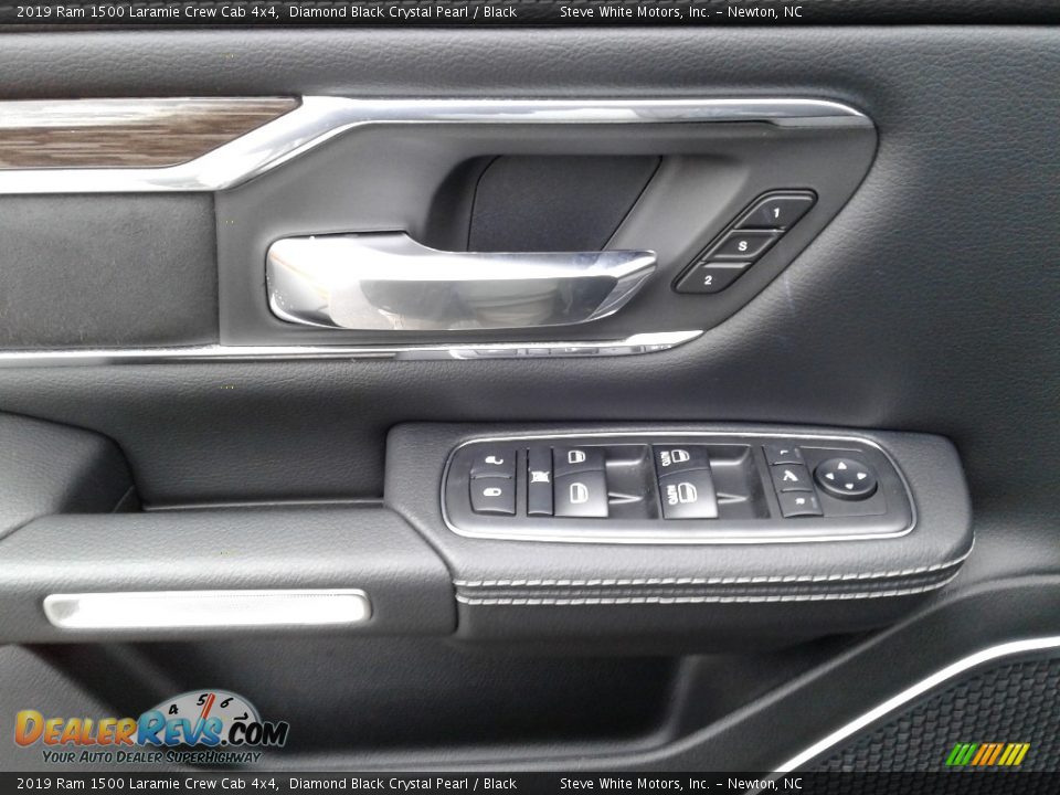 2019 Ram 1500 Laramie Crew Cab 4x4 Diamond Black Crystal Pearl / Black Photo #9
