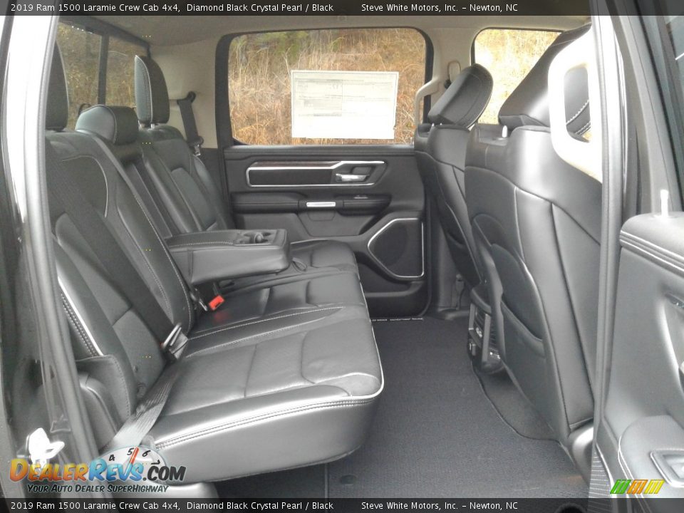 2019 Ram 1500 Laramie Crew Cab 4x4 Diamond Black Crystal Pearl / Black Photo #15
