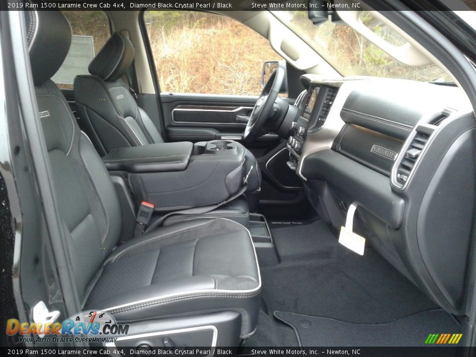 2019 Ram 1500 Laramie Crew Cab 4x4 Diamond Black Crystal Pearl / Black Photo #16