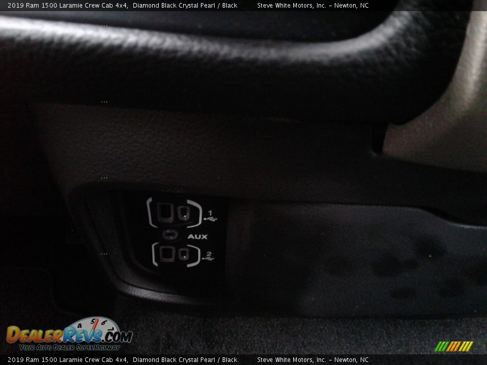 2019 Ram 1500 Laramie Crew Cab 4x4 Diamond Black Crystal Pearl / Black Photo #31