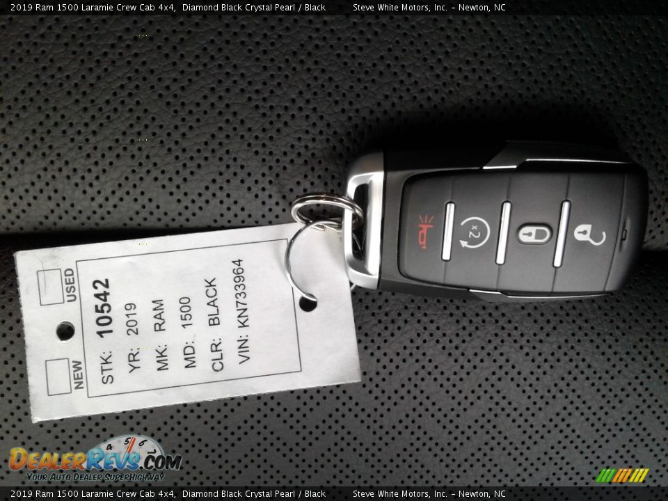 2019 Ram 1500 Laramie Crew Cab 4x4 Diamond Black Crystal Pearl / Black Photo #35