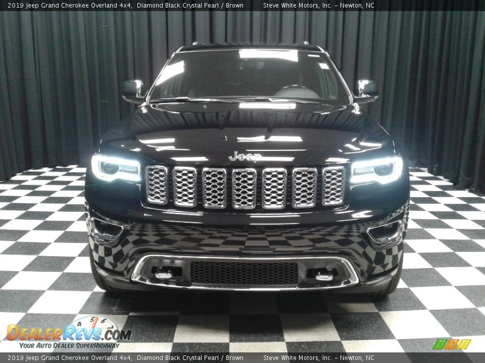 2019 Jeep Grand Cherokee Overland 4x4 Diamond Black Crystal Pearl / Brown Photo #3