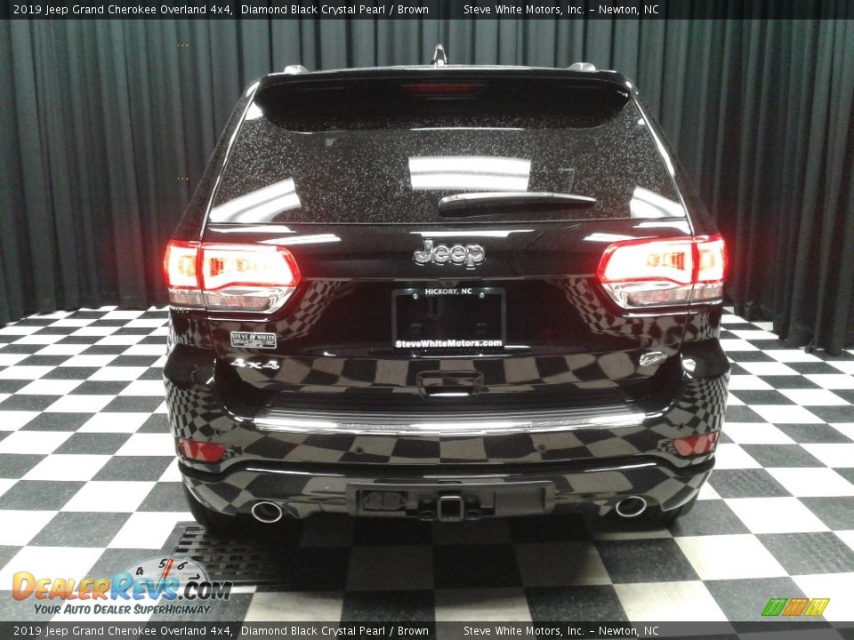 2019 Jeep Grand Cherokee Overland 4x4 Diamond Black Crystal Pearl / Brown Photo #7