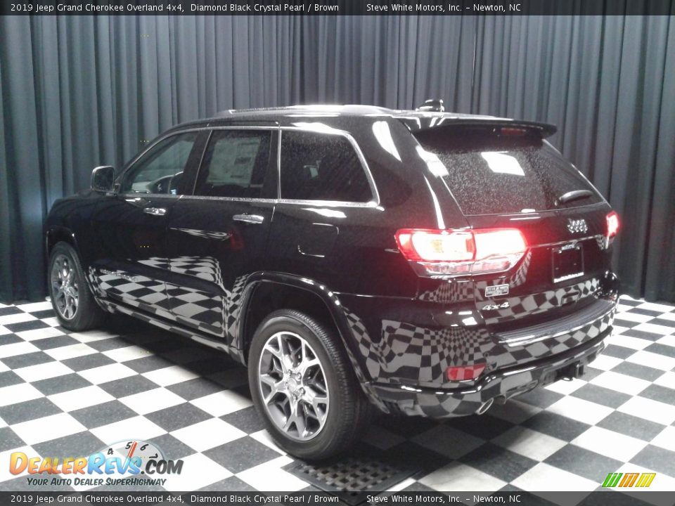 2019 Jeep Grand Cherokee Overland 4x4 Diamond Black Crystal Pearl / Brown Photo #8