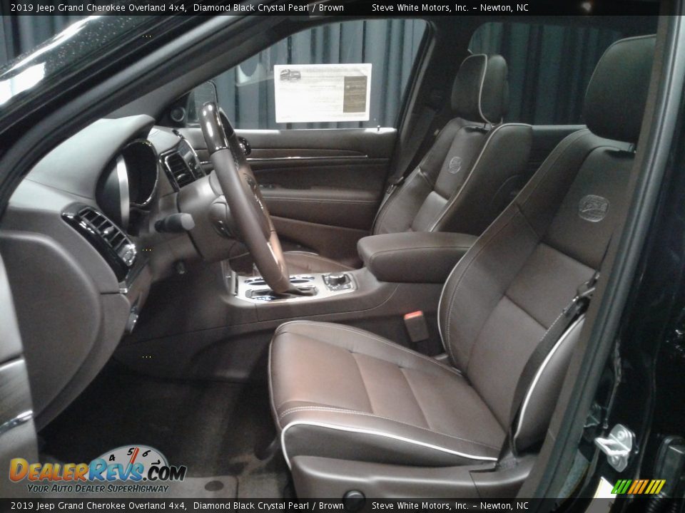 2019 Jeep Grand Cherokee Overland 4x4 Diamond Black Crystal Pearl / Brown Photo #10
