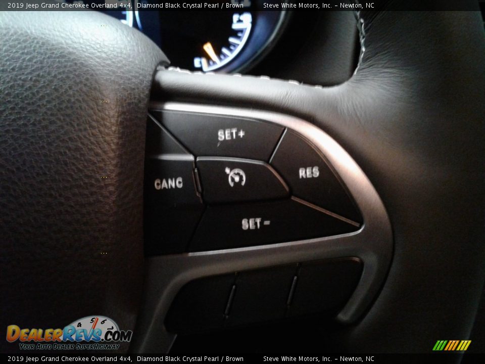 2019 Jeep Grand Cherokee Overland 4x4 Diamond Black Crystal Pearl / Brown Photo #20