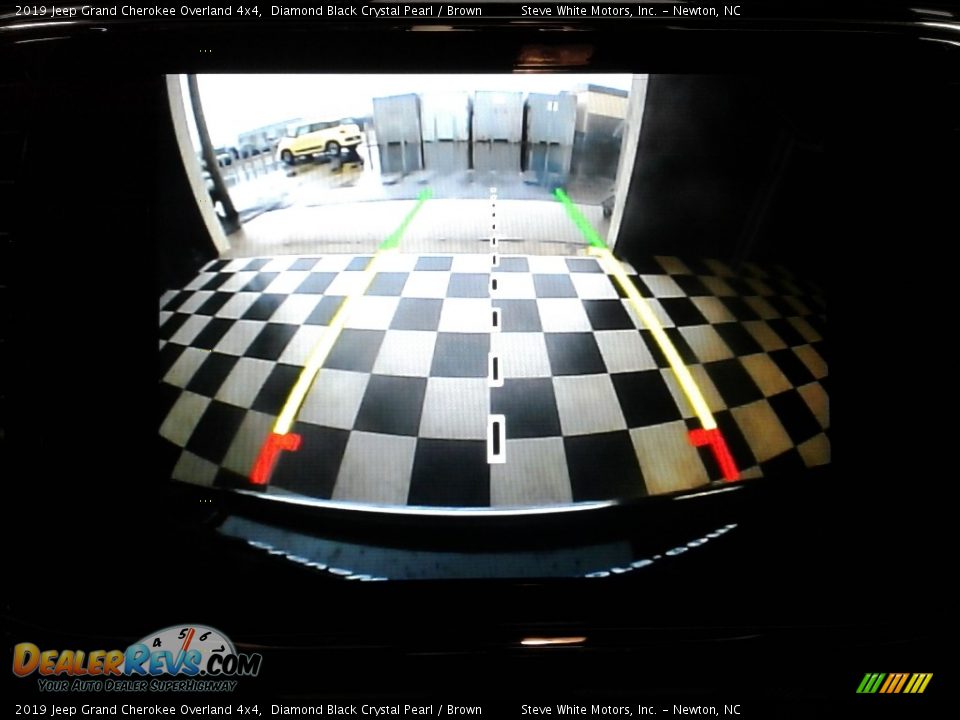 2019 Jeep Grand Cherokee Overland 4x4 Diamond Black Crystal Pearl / Brown Photo #24