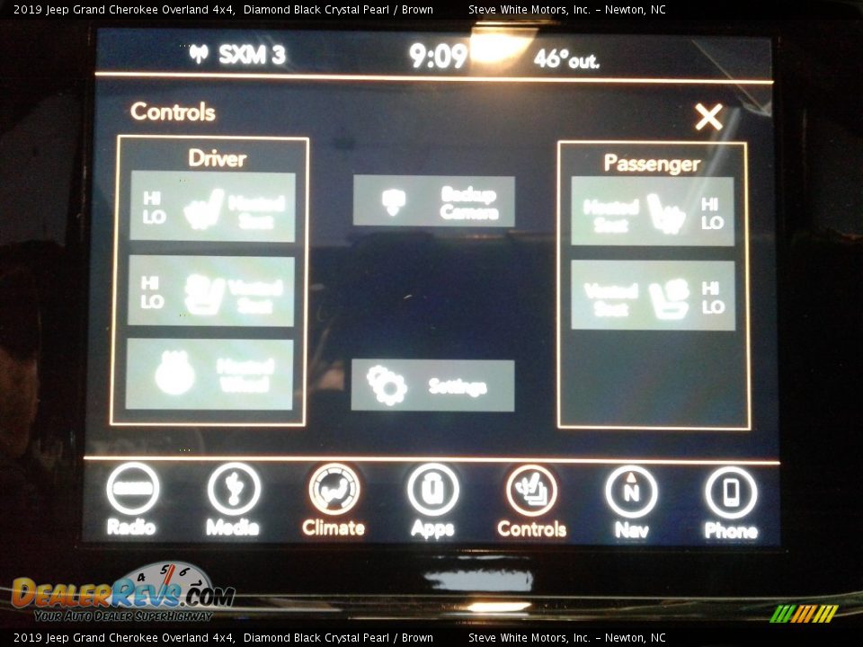 2019 Jeep Grand Cherokee Overland 4x4 Diamond Black Crystal Pearl / Brown Photo #26
