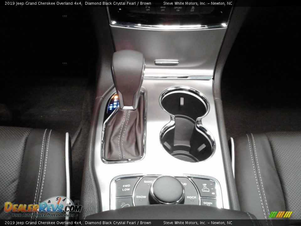 2019 Jeep Grand Cherokee Overland 4x4 Diamond Black Crystal Pearl / Brown Photo #32