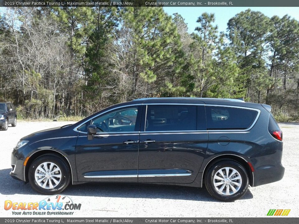 Maximum Steel Metallic 2019 Chrysler Pacifica Touring L Photo #2